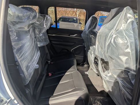 New 2026 Jeep Grand Cherokee Limited image 26