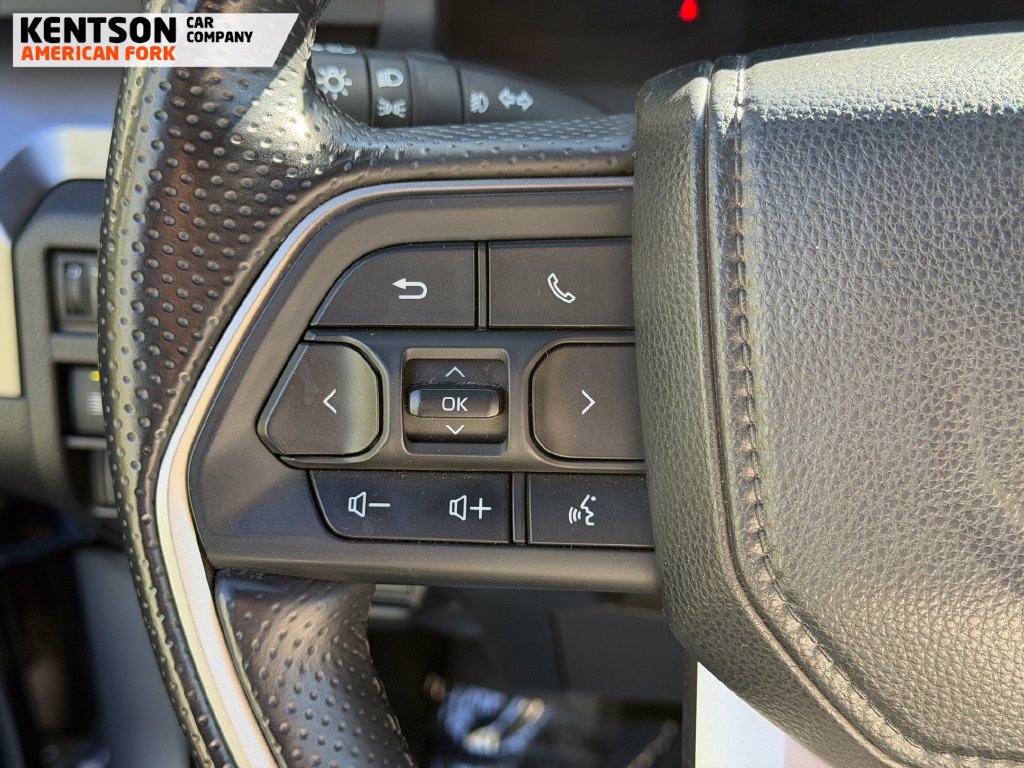 Used 2025 Toyota 4Runner SR5 AWD/4WD image 16