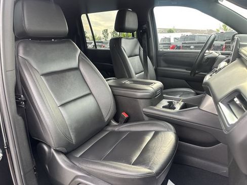 Used 2024 Chevrolet Suburban LT AWD/4WD image 17