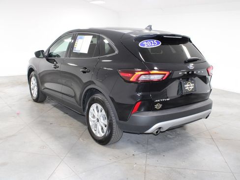 Used 2025 Ford Escape Active AWD/4WD image 7