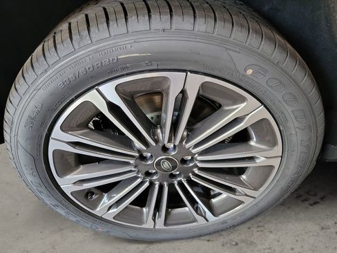 New 2026 Land Rover Range Rover Evoque S image 12