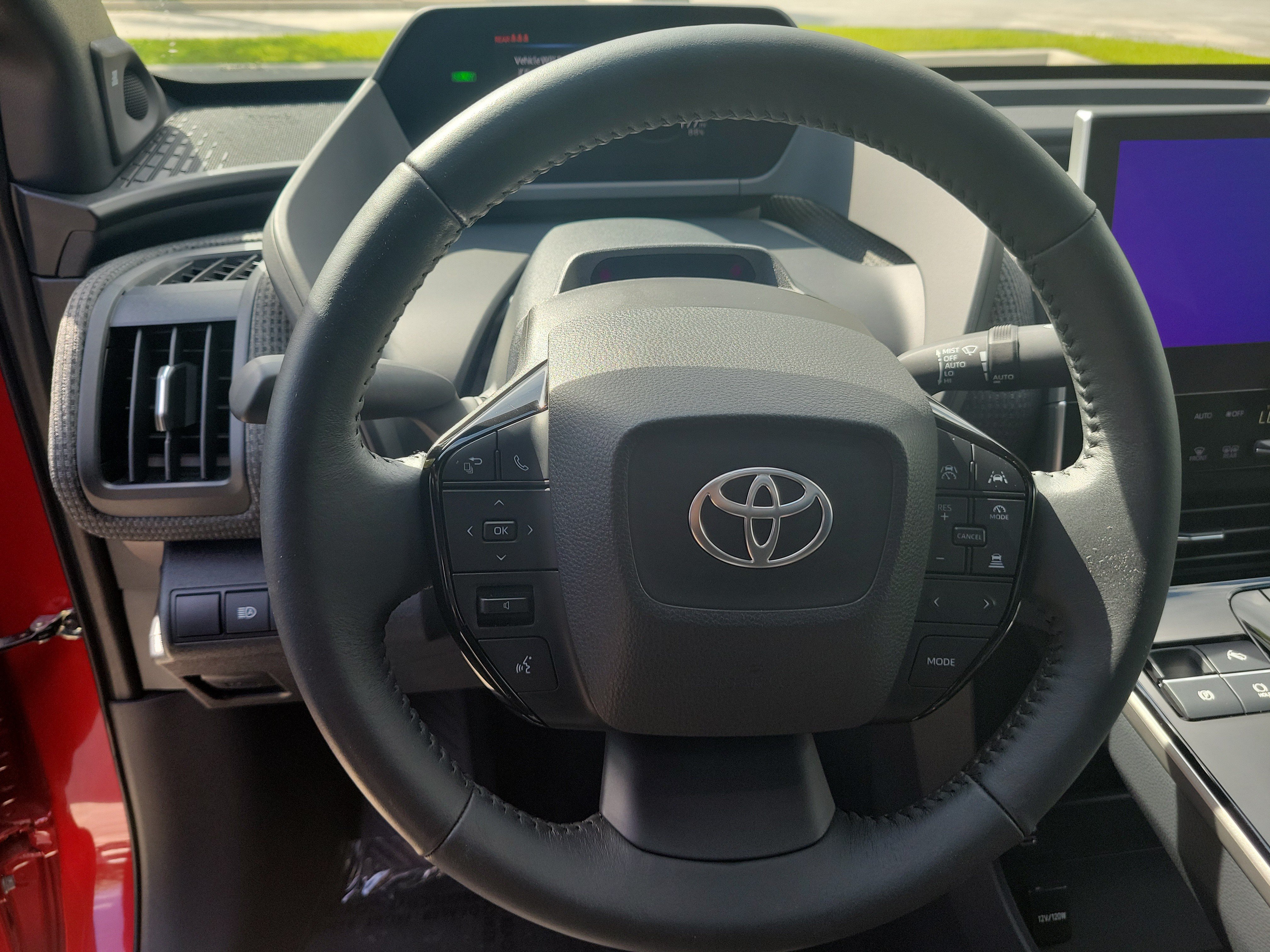 Used 2024 Toyota bZ4X FWD image 29