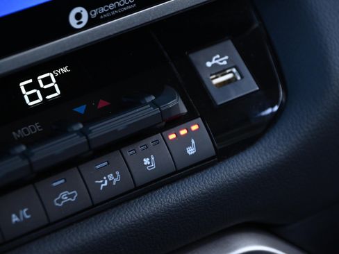 Used 2024 Toyota Tundra Limited image 37