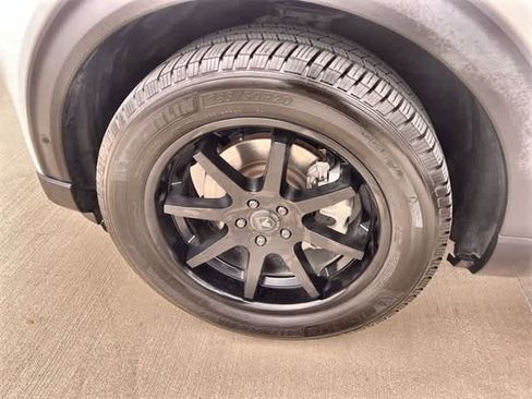 Used 2020 Ford Explorer ST w/ Premium Technology Package image 9