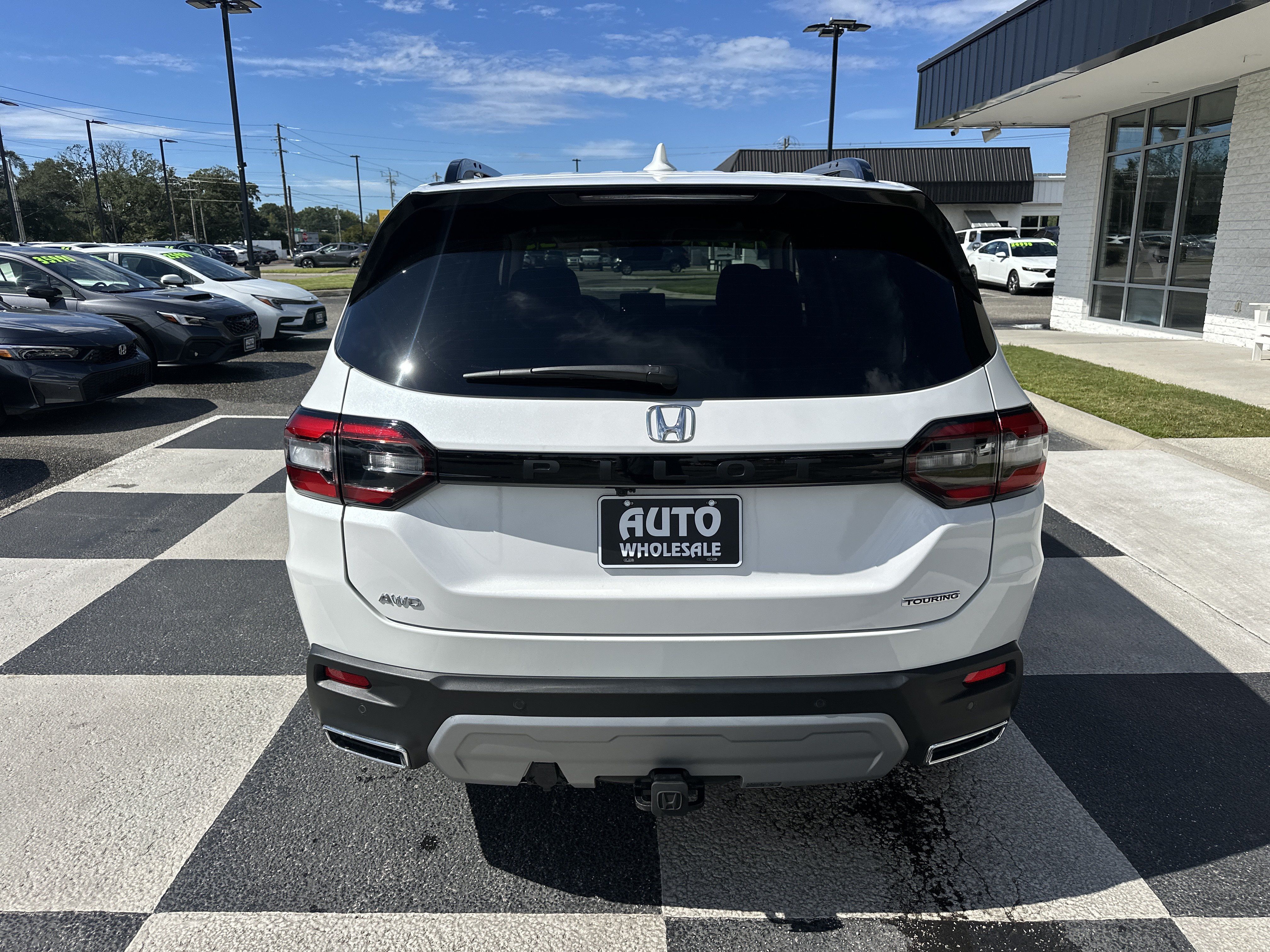 Used 2025 Honda Pilot Touring image 8