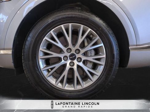 Used 2025 Genesis GV80 2.5T Standard AWD/4WD image 31