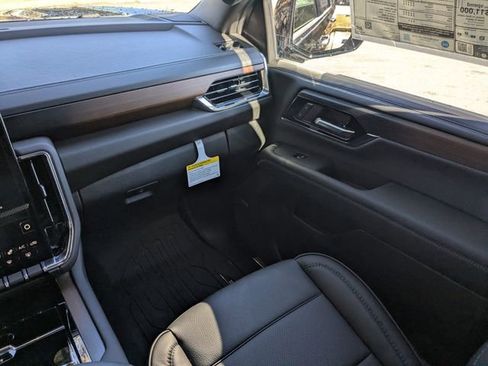 New 2026 GMC Yukon XL Denali w/ LPO, Floor Liner Package image 18