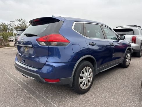 Used 2017 Nissan Rogue S image 3