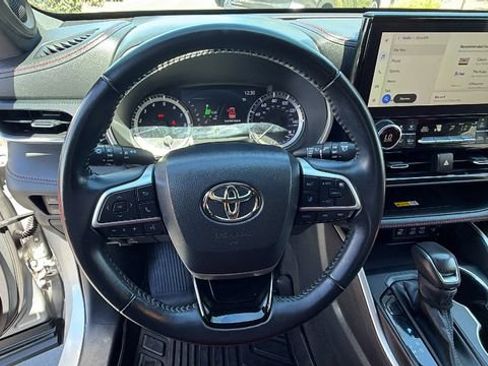 Used 2023 Toyota Highlander XSE AWD/4WD image 26