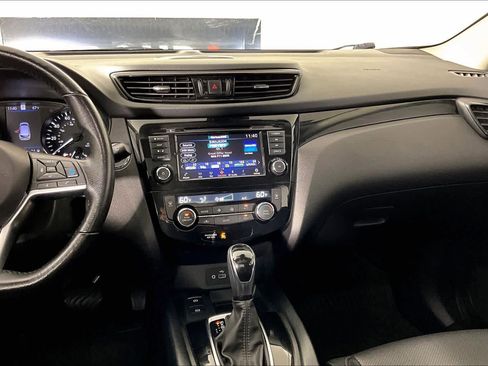 Used 2021 Nissan Rogue Sport SL w/ Premium Package image 7