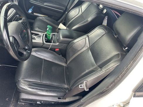Used 2019 Dodge Charger SXT w/ Leather Interior Group RWD image 5