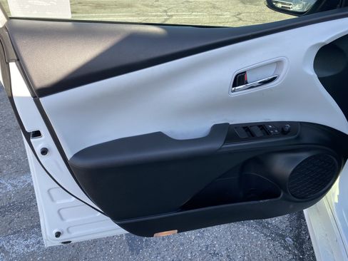 Used 2021 Toyota Prius XLE w/ Advanced Technology Package FWD image 13