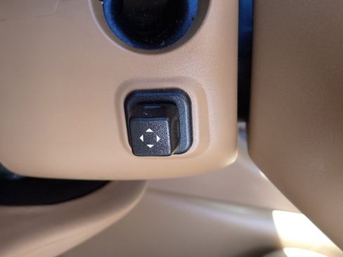 Used 2017 Cadillac Escalade Platinum AWD/4WD image 23