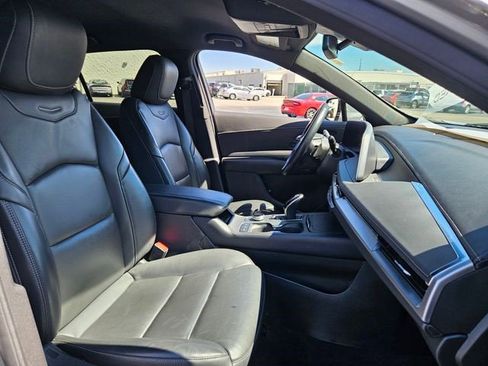Certified 2025 Cadillac XT4 Premium Luxury image 19