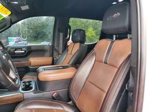 Used 2021 Chevrolet Silverado 1500 High Country w/ Z71 Off-Road Package AWD/4WD image 12