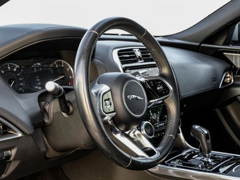 Used 2020 Jaguar XE S image 15