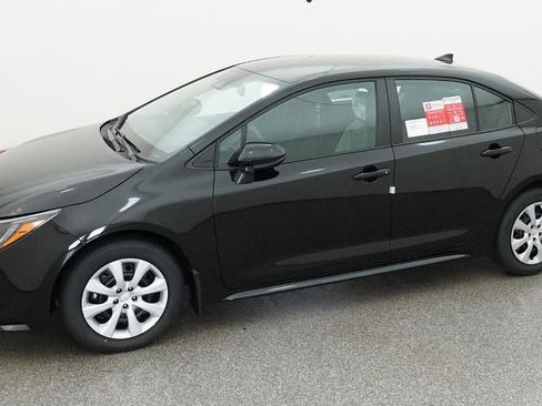 New 2026 Toyota Corolla LE FWD image 2