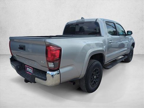 Certified 2021 Toyota Tacoma SR5 AWD/4WD image 5