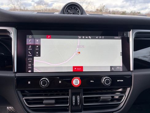 Certified 2026 Porsche Macan Base image 22