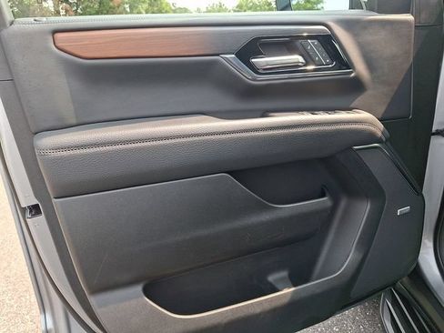 Certified 2025 GMC Yukon XL Denali AWD/4WD image 14