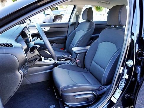 Used 2023 Kia Forte LXS FWD image 14