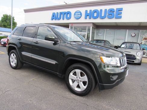 Used 2011 Jeep Grand Cherokee Laredo AWD/4WD image 2