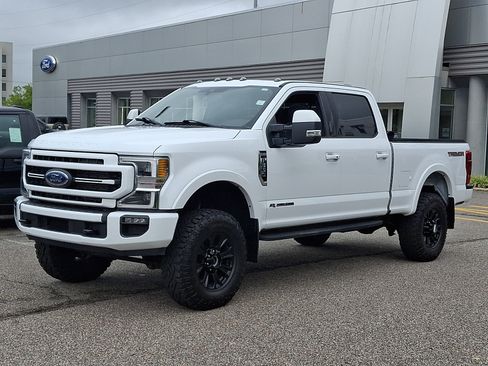 Certified 2022 Ford F350 Lariat w/ Tremor Off-Road Package AWD/4WD image 5