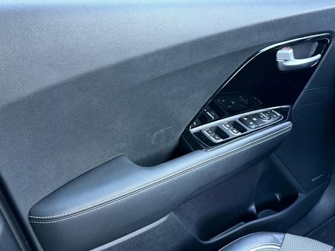 Used 2022 Kia Niro EX w/ Cold Weather Package image 37