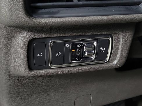 Certified 2020 Lincoln Corsair FWD w/ Premium Package image 22