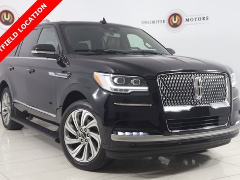 Used 2023 Lincoln Navigator Reserve image 1