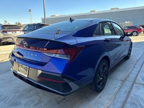 New 2026 Hyundai Elantra SEL Sport image 4