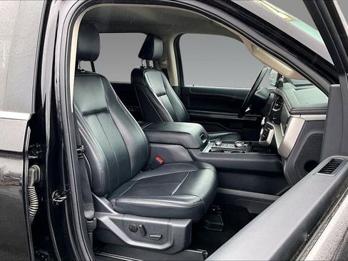 Used 2024 Ford Expedition Max XLT image 4