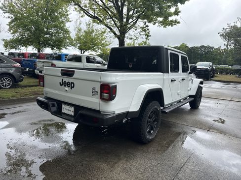 Used 2022 Jeep Gladiator Sport AWD/4WD image 7