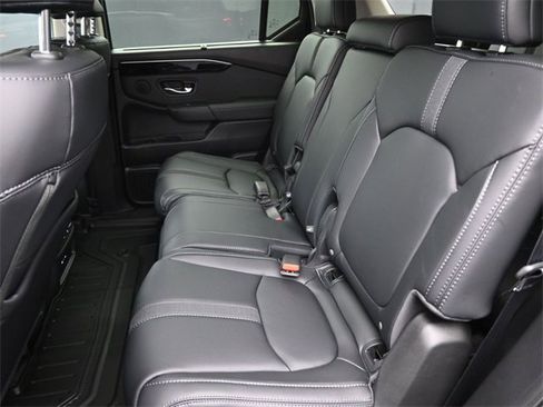 New 2025 Honda Pilot EX-L image 10