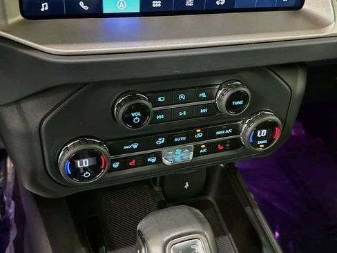 Used 2025 Ford Bronco Outer Banks AWD/4WD image 16