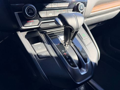 Used 2018 Honda CR-V Touring image 12