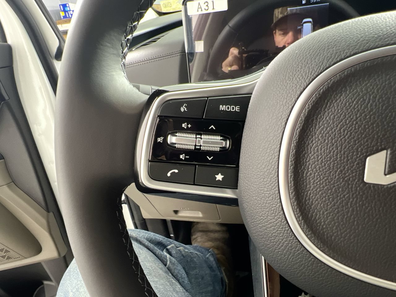 New 2026 Kia Carnival FWD image 18