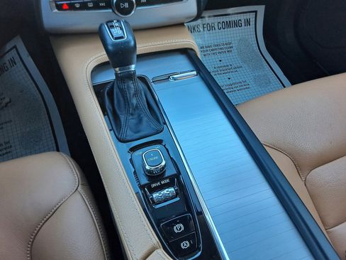 Used 2016 Volvo XC90 T5 Momentum image 36