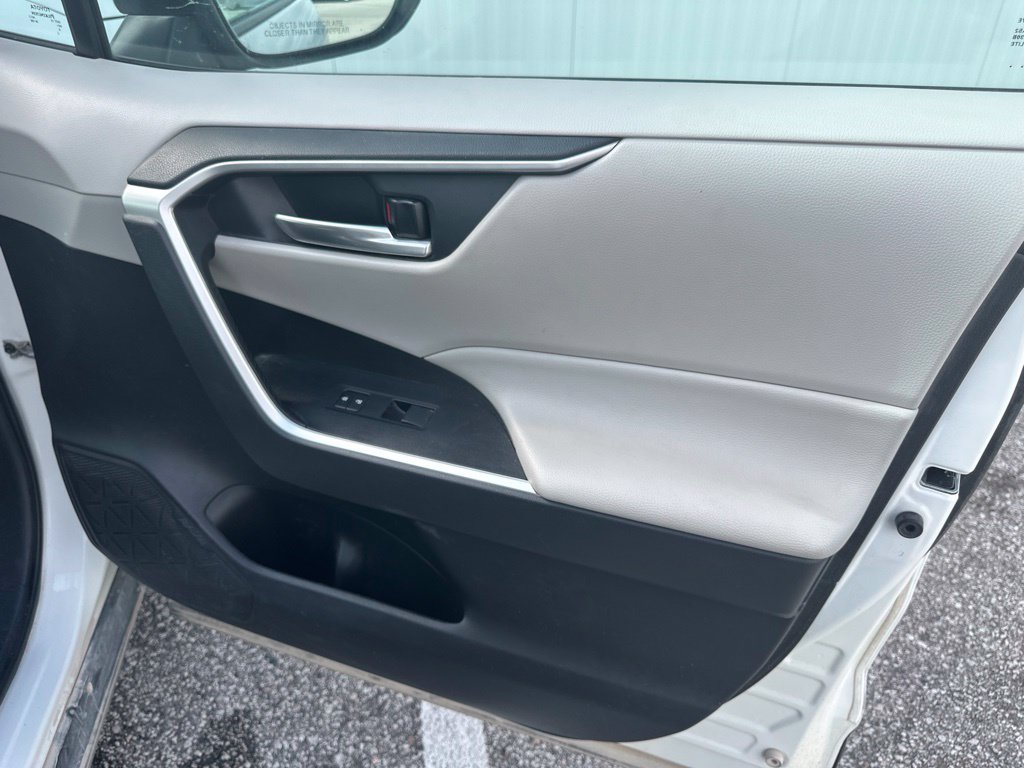 Used 2021 Toyota RAV4 XLE w/ Carpet Mat Package (TMS) AWD/4WD image 30