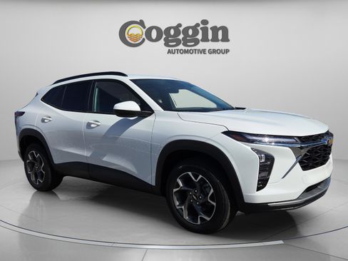 New 2025 Chevrolet Trax LT w/ LT Convenience Package image 6