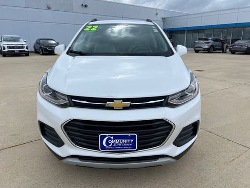 Certified 2022 Chevrolet Trax LT w/ LT Convenience Package AWD/4WD image 8