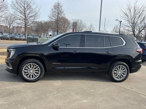 Used 2025 GMC Acadia Denali w/ LPO, Floor Liner Package image 11