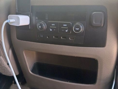 Used 2019 Chevrolet Suburban LT AWD/4WD image 8