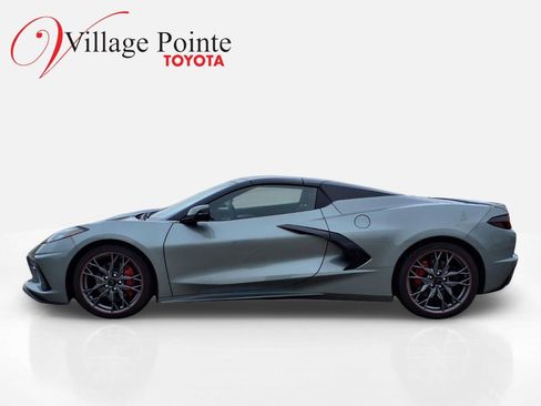 Used 2024 Chevrolet Corvette Stingray Preferred Conv image 2