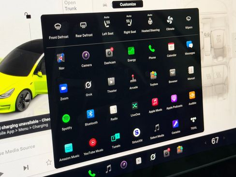 Used 2023 Tesla Model 3 Standard Range image 33