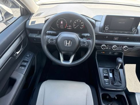 Used 2024 Honda CR-V LX image 17