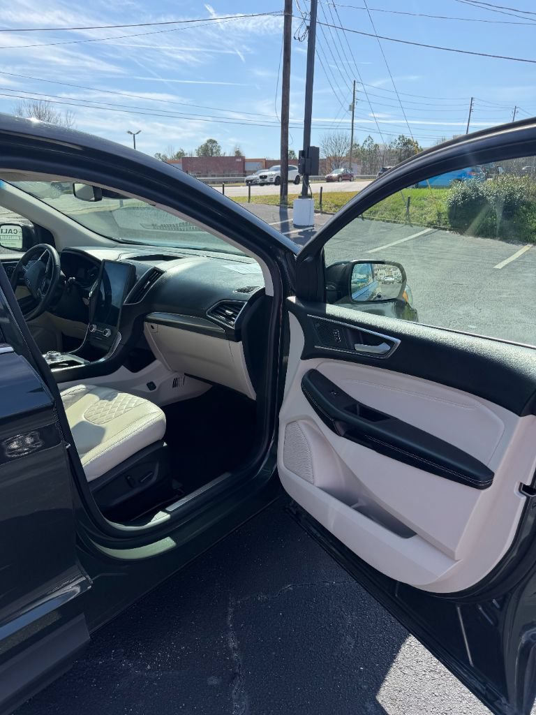 Used 2024 Ford Edge Titanium AWD/4WD image 25