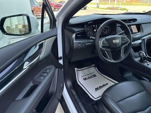 Certified 2025 Cadillac XT5 Premium Luxury w/ Technology Package AWD/4WD image 20