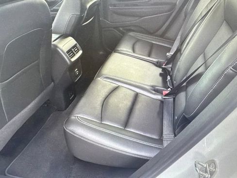 Used 2022 GMC Terrain SLT w/ Infotainment Package II AWD/4WD image 13