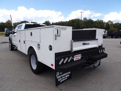 Used 2024 Ford F550 4x4 Crew Cab Super Duty w/ XLT Value Package image 5
